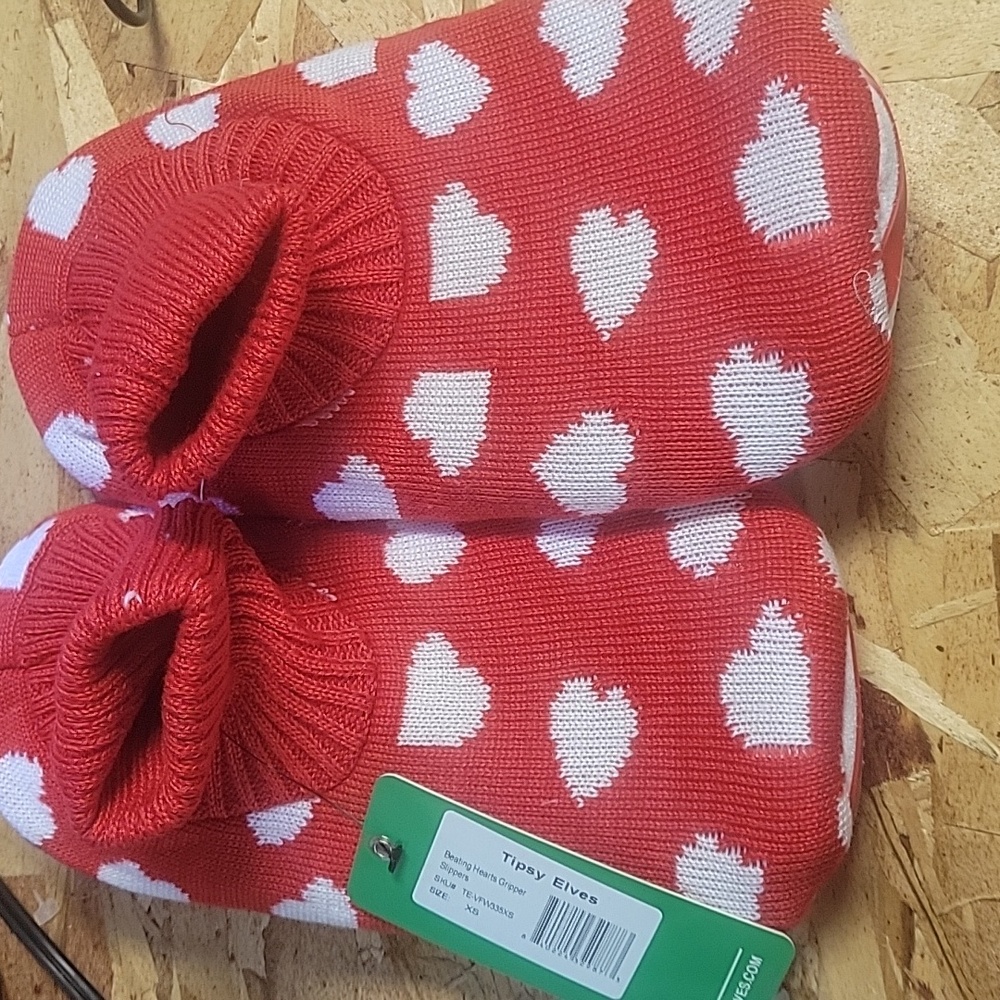 Tipsy Elves NWT Beating Hearts Gripper Slipper Women's Size XS